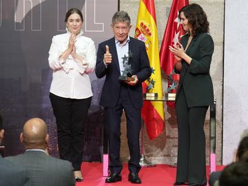 El alpinista de 83 años, Carlos Soria, recibe el Premio Fomento de Valores 2019.
 