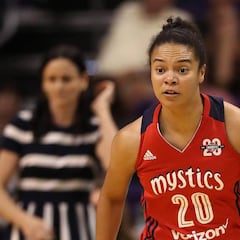 Jugadora de la WNBA expone un mensaje racista en un vuelo