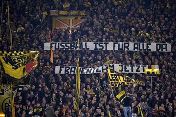 La afición del Borussia Dortmund pide un equipo femenino.