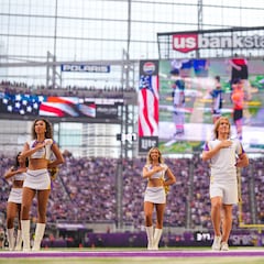 These are the NFL teams that feature male cheerleaders in the 2025 season