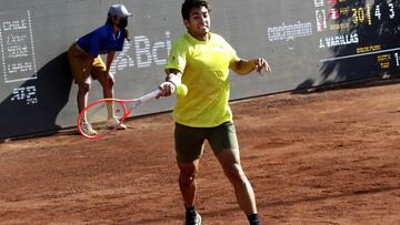 Santiago12 Marzo 2021
El tenista Chileno Cristian Garin se enfrenta al tenista Peruano Juan Pablo Varillas Patino, durante el ATP de Santiago realizado en San Carlos de Apoquindo
Javier Salvo/ Photosport