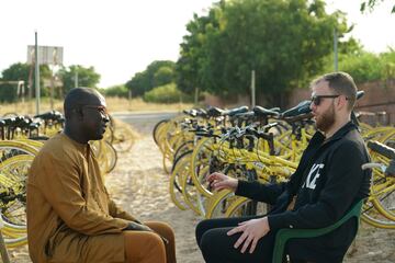 Diop Tamsir, tras ser durante varios años el responsable del material, pasa a ser el director del proyecto en Senegal de Bicicletas Sin Fronteras. Se muestra con las ideas claras y convencido para que los alumnos sigan creciendo de cara a un futuro mejor en el país. 