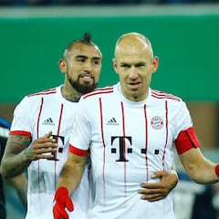 Vidal regresa en la paliza del Bayern sobre Paderborn