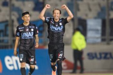 24 de abril: 31 años cumple el volante Michael Ríos, actual jugador de Deportes Iquique.