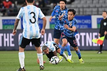 El jugador más joven en debutar con la selección japonesa es un viejo conocido de la liga española, Take Kubo. Lo hizo con 18 años y 5 días.