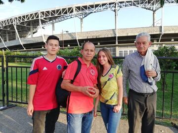 Hinchas llegan al estadio de Pereira para el cierre del grupo A.