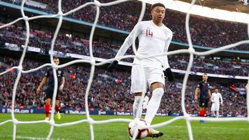 El gol de Lingard no debi車 subir al marcador por falta de saque