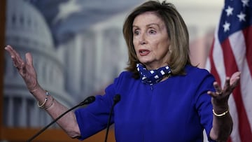La presidenta de la Cámara de Representantes, Nancy Pelosi, demócrata de California, habla durante una conferencia de prensa en el Capitolio en Washington, el jueves 27 de agosto de 2020.