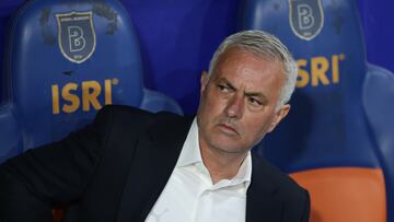 ISTANBUL (Turkey), 09/05/2025.- Fenerbahce's head coach Jose Mourinho grimaces before the Turkish Super League match between Basaksehir vs Fenerbahce in Istanbul, Turkey, 09 May 2025. (Turquía, Estanbul) EFE/EPA/ERDEM SAHIN