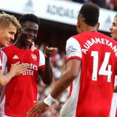 Revived 'Gunners' claim easy derby win over sorry Spurs