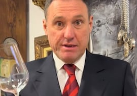 Luis Manoja, sommelier: “Este es el gesto más peligroso de un comensal en un restaurante”