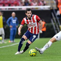 De Chino Huerta a Alan Mozo: los jugadores que vistieron las camisetas de Pumas y Chivas