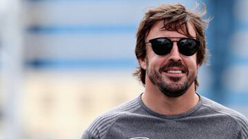 Alonso con sus Kimoa en Bakú.