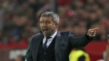 El entrenador del Basilea Urs Fischer.