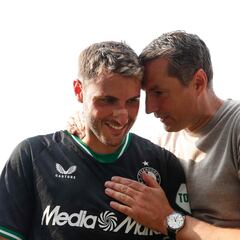 Brian Priske sobre Santiago Giménez: “Estará fuera de circulación al menos por unas semanas”