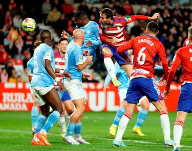 El central fue el encargado de meter el gol nazarí. Un potente remate de cabeza, en una jugada a balón parado, fue imposible de detener para el portero del Ibiza. Un seguro atrás, Díaz volvió a aportar en ataque.