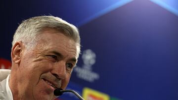 Real Madrid's Italian coach Carlo Ancelotti attends a press conference at Stamford Bridge in London on April 17, 2023 on the eve of their UEFA Champions League quarter-final second-leg football match against Chelsea. (Photo by ADRIAN DENNIS / AFP)