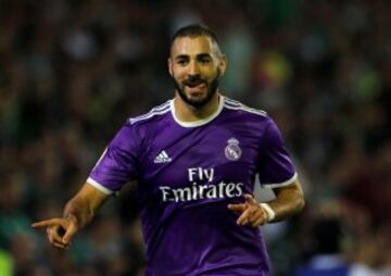 Benzema celebra el 0-2.