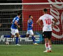 Huachipato aprovechó el grave error de Cerda y es sublíder