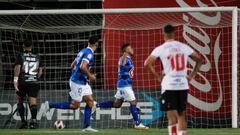 Huachipato aprovechó el grave error de Cerda y es sublíder