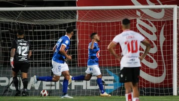 Huachipato aprovechó el grave error de Cerda y es sublíder