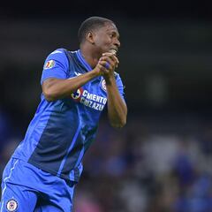 Cruz Azul pide parar los abucheos hacia Bryan Angulo