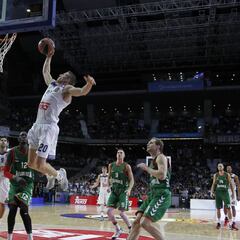 Un Baskonia enorme gana al Madrid; Ayón tuvo 16 puntos