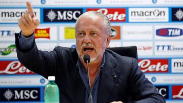 Aurelio De Laurentiis durante una conferencia de prensa.