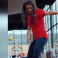 ¡Al ritmo de Luis Miguel! El alegre karaoke de la Roja en Francia