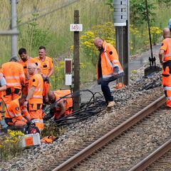 Caos en los trenes de alta velocidad por un “ataque masivo” antes de la inauguración