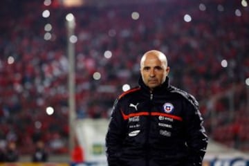 El 2007 llegó a O'Higgins en silencio, tras pasos por el fútbol argentino y peruano. Encabezó una buena campaña y en el 2011 fue contratado por la Universidad de Chile. Asumió en la Roja el 2012 en reemplazo de Claudio Borghi y ganó la Copa América tres años después.