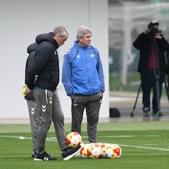 Pellegrini: “¿Bakambu y Chimy? Están aquí, tienen que seguir aportando"