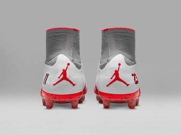 Logotipo Jumpman inspirado en Michel Jordan en la parte trasera de las nuevas Nike NJR x Jordan.