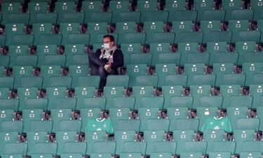 Así será la vuelta de LaLiga para los medios: estricta seguridad, kit sanitario, sin zona mixta...