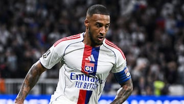 Lyon�s French midfielder #08 Corentin Tolisso controls the ball during the French L1 football match between Olympique Lyonnais (OL) and FC Metz at the Groupama Stadium in Decines-Charpieu, central-eastern France on August 23, 2025. (Photo by ARNAUD FINISTRE / AFP)