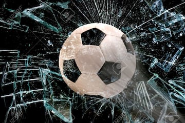 También se daba el que le pegaba horrible y rompía algo, lo curioso es que minutos después iban a pedir el balón.