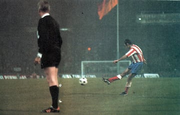 'El Sabio de Hortaleza' estuvo diez años vistiendo la camiseta del conjunto rojiblanco. Como colchonero consiguió 3 Ligas de España y dos Copas del Generalísimo.