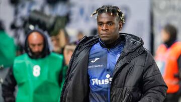 Duván Zapata en un partido de Atalanta en la Serie A.