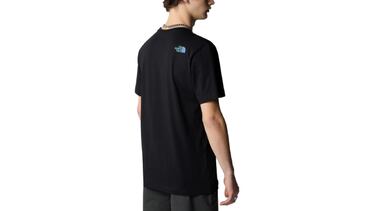 Esta camiseta de The North Face es la mejor aliada para los fans del senderismo hasta cuando el verano aprieta