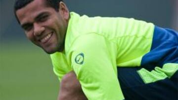 Alves: "Cometen un error a comparar al Messi del Barça y el de Argentina"