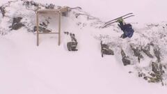 Isaac Freeland realizando el drop en una de las competiciones del Freeride World Tour 2020 del que ha sido campe&oacute;n en ski men.