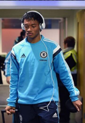 Cuadrado llegando a Stamford Bridge antes de su debut contra Everton.