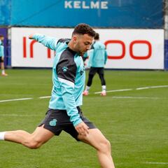 Keidi Bare: "Nosotros debemos fijarnos solo en el fútbol"