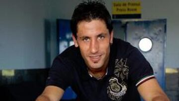 <b>CAPDEVILA LLEVA CINCO GOLES: SU MEJOR MARCA DE SIEMPRE</b> Capdevila es el defensa más goleador de esta Liga con cinco tantos, lo que iguala su mejor marca, la de la temporada pasada, en la que se quedó a sólo un gol de Iraola (Athletic). Capdevila, que debutó en Primera con el Espanyol, ha marcado 34 goles en 335 partidos.