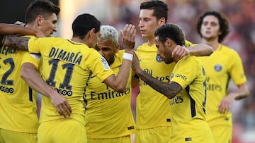 Paris Saint-Germain's Belgian defender Thomas Meunier (L) is congratuled by teammates after a goal during the French L1 football match between Dijon (DFCO) and Paris Saint-Germain (PSG) at the Gaston Gerard Stadium in Dijon, central France, on Octobe