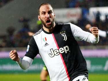 Gonzalo Higuaín ha hecho carrera en Europa en tres de las cinco grandes Ligas. Llegó al Madrid en el mercado invernal a finales de 2006 por 12 millones de euros. Seis años después, en 2013, fue traspasado al Nápoles por 39 millones. En Italia lo ficharía la Juventus en 2016 por 90 millones. Militando en el conjunto bianconero estuvo cedido en el Milán (pagó 10,20 millones por un año de cesión) y en el Chelsea (abonó 7,80 millones). En total, 159 millones de euros movidos con sus traspasos.
