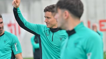 Herrera sigue fuera del grupo