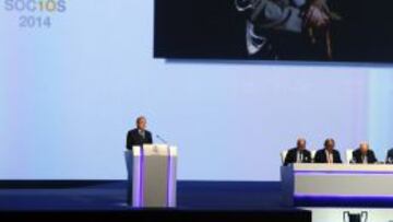 Emotivo homenaje a Di Stéfano en la primera Asamblea sin él