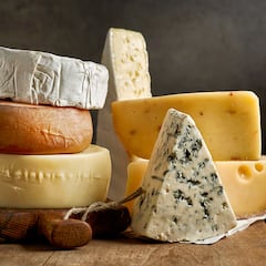 Hy-vee recalls two cream cheese products due to risk of salmonella contamination: these are the affected batches