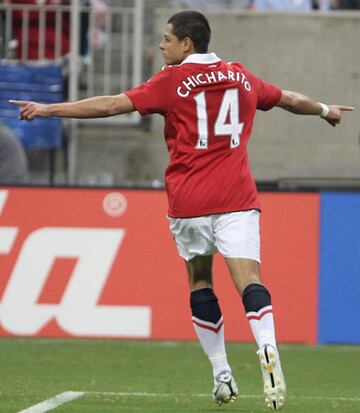 El 'Chicharito' debutó con la camiseta del Manchester United en el triunfo ante el combinado de estrellas de la MLS y se llevó el premio al MVP. 